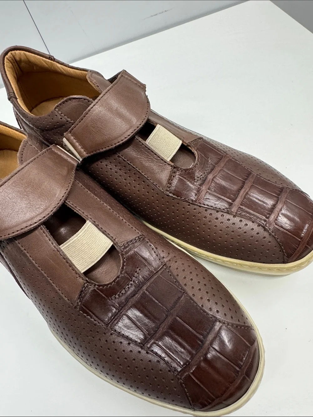 Caporicci genuine real 🐊 Leather Casual Velcro Sneakers size 42